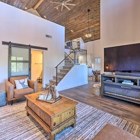 Mtn-View 'Cabin 404' W/ Deck In Payson!-3