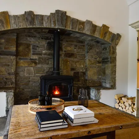 Russells Cottage-3