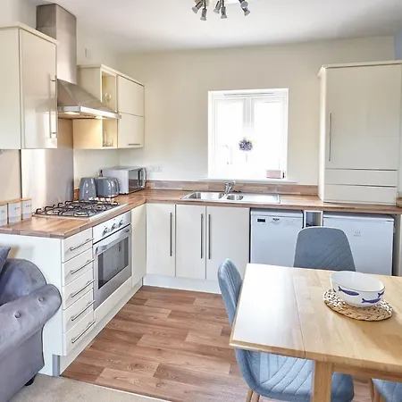 Host & Stay - Coach House Retreat-2