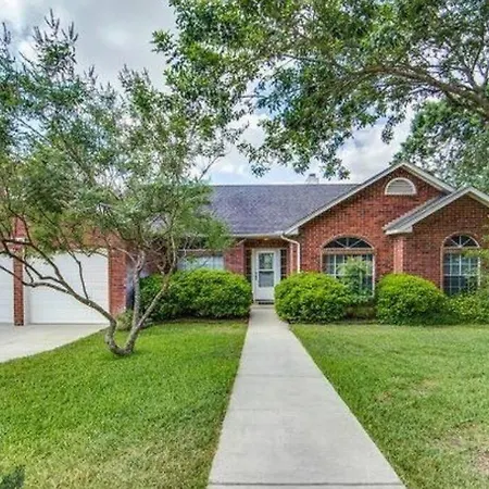 Stone Oak Oasis With Private Pool And Grill!-2