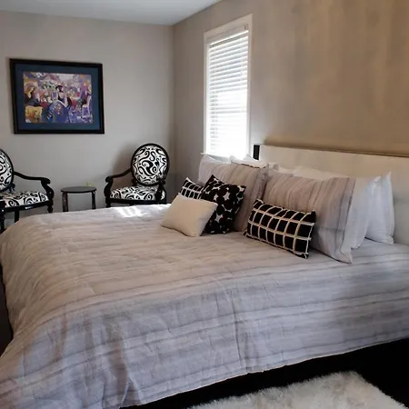Oakwood Manor - Steps To Oaklawn, Minutes To Downtown, Lakes, More-2