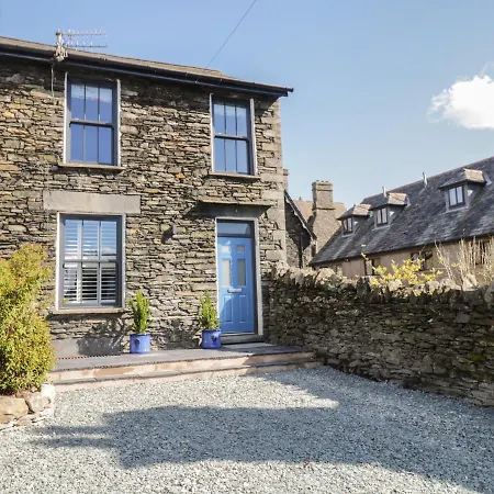 Hazelnut Cottage-2