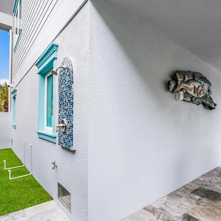 Snook Lookout - 211 Oak Ave-2