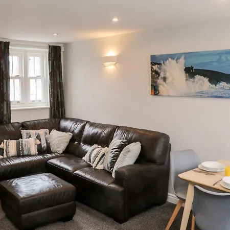 Razorbill Cottage-3