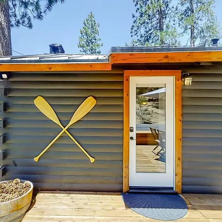 Sugar Pine Log Cabin-2