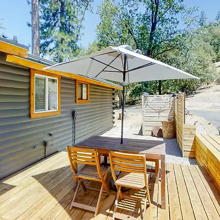 Sugar Pine Log Cabin-3