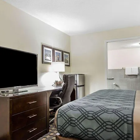 Econo Lodge Coliseum-2