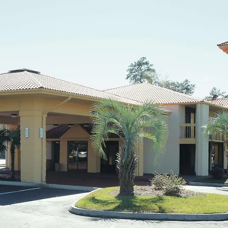 Super 8 By Wyndham Savannah-3