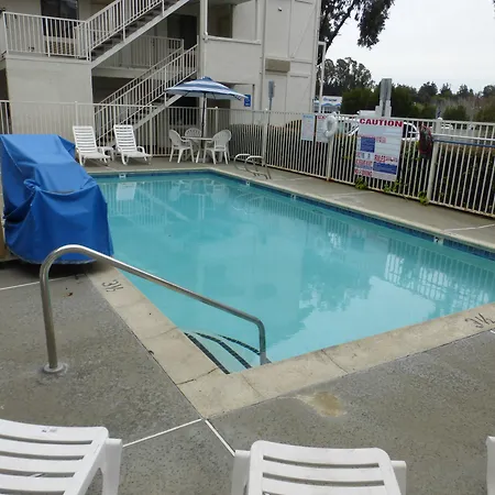 Econo Lodge-2