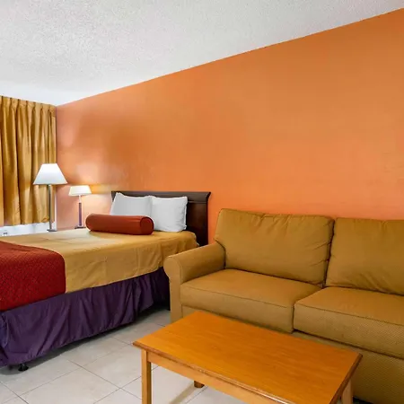 Econo Lodge Fort Myers Cape Coral-3