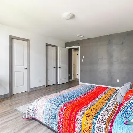 Globalstay Waterfront 5 Bedroom Townhouse Hot Tub Sauna Stoney Creek-3
