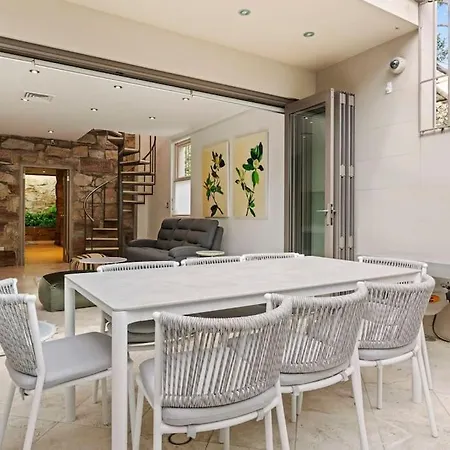 Panorama Firework View - Classic 4-Level Terrace Style Living In Kirribilli !!!-2