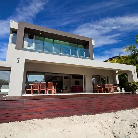Canalfront Retreat, Private Jetty & Pool-3