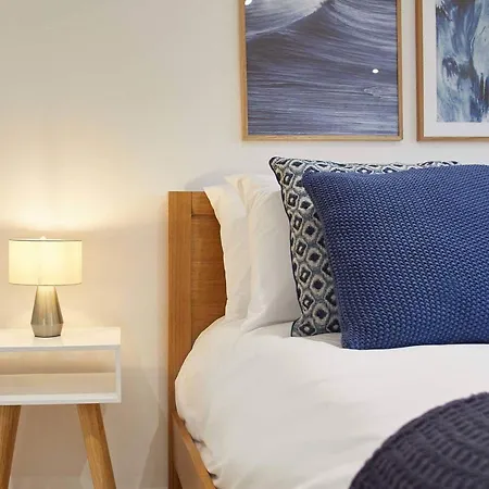 Host & Stay - Osborne House-3