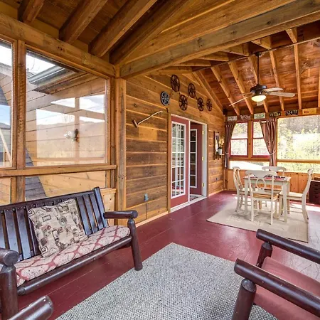 Lazy Cub Lodge-2