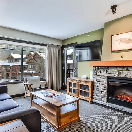 Scenic Mountain With Outdoor Hot Tub 1 Bedroom Den-2