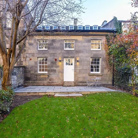 Dragon Suites - Yukina Suite - 2 Bed City Centre House With Garden-2