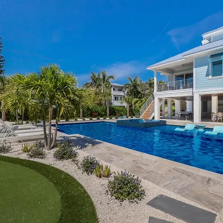 The Willow Inn: Huge Pool, Game Room, One Block To Beach By Anna Maria Life Vacation Rentals-2