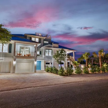 The Willow Inn: Huge Pool, Game Room, One Block To Beach By Anna Maria Life Vacation Rentals-3