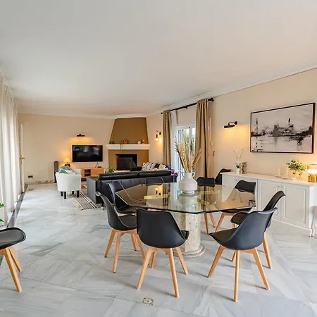 Lirios Village Marbella - Private Villas, Unbeatable Location, Heated Pools-3