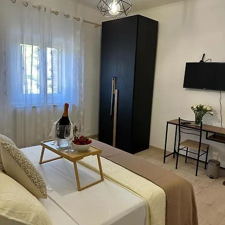 Anna'S Apartment-2