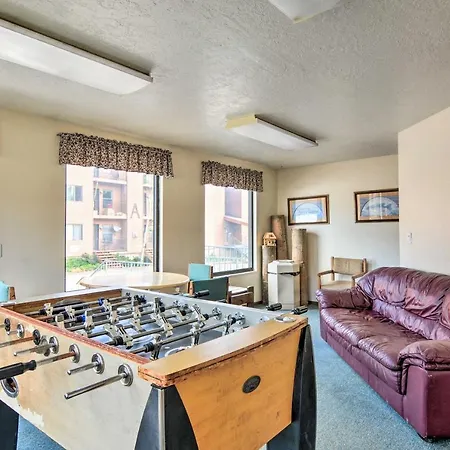 Timberbrook Village Condo: Community Pool, Hot Tub-2