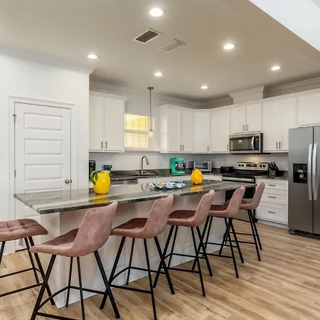 Lemon Breeze - 2521 Bienville Home-2