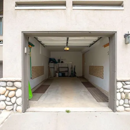 Chimney Ridge Sunflower Townhome: Walk To Lift, Private Hot Tub-2