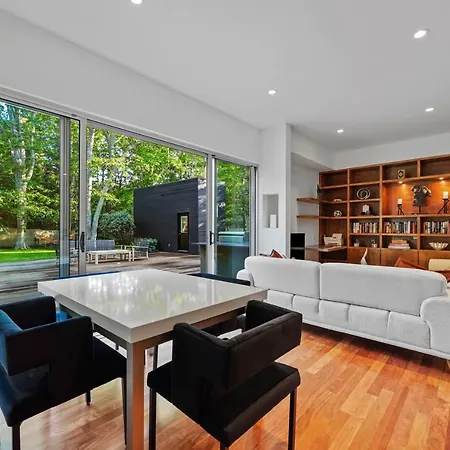 Chic Modern Retreat In The Heart Of Eh! Pool Open!-2