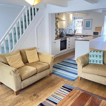 Porthia Cottage-2