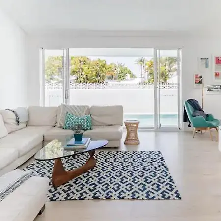 Poinciana House—Luxury Noosa Retreat Close To Beach-3