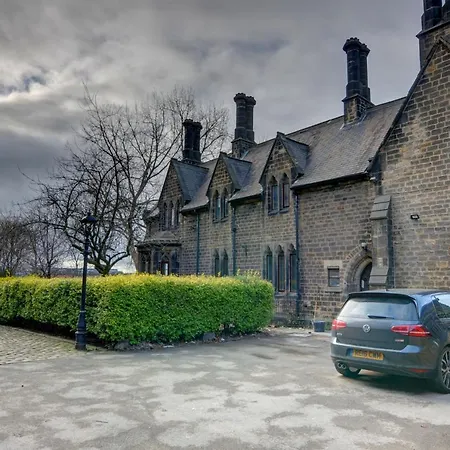 The Old Vicarage - Secure Parking, Fast Wifi, Garden-3