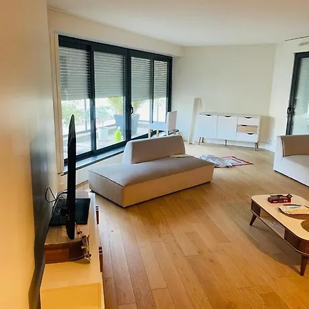 Eiffel Tower Apartment-3