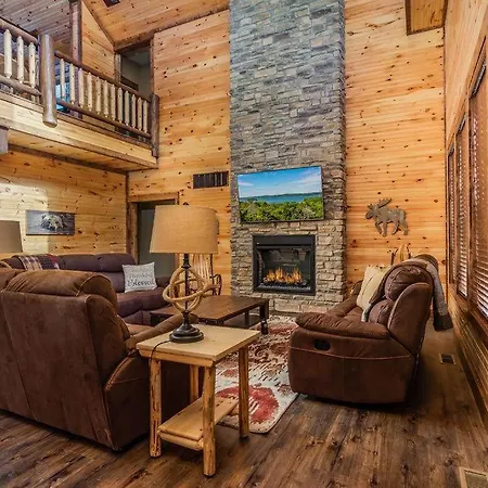 Staycation Lodge With Indoor Pool And Basketball Court-2
