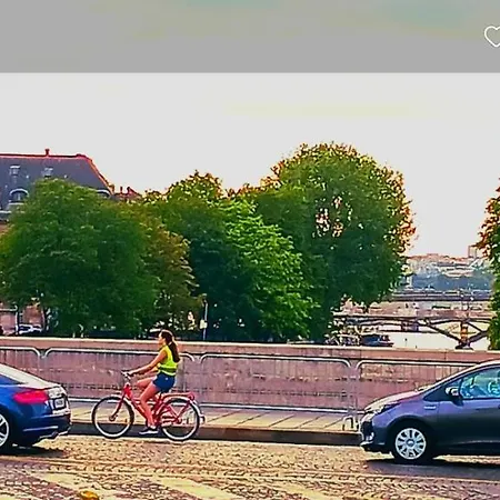 Emily In Paris-3