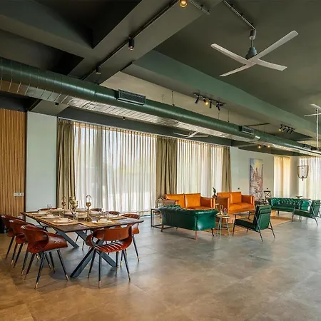 Stayvista'S Anantam - Exquisite 4Br With Huge Swimming Pool Villa In Delhi-3