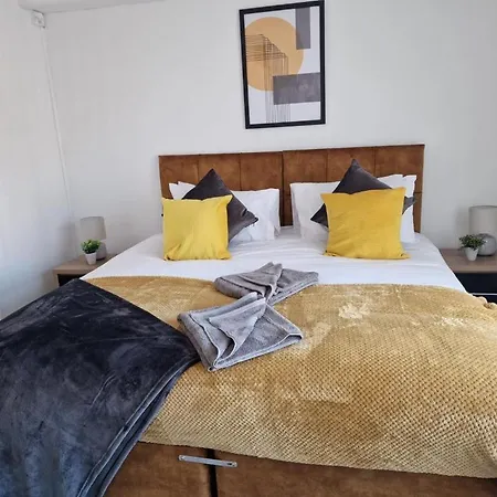 Cosy 3 Bedroom House In Beeston, Leeds, Ls11 7Jp-3
