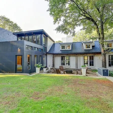 Modern Farm House In Heart Of The City- Sleeps 12-2