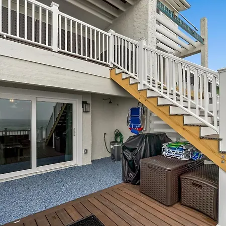 Newly Remodeled Beachfront Townhome - Sleeps 14-2
