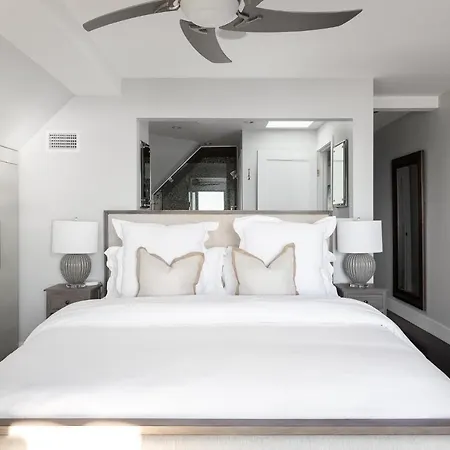 Oceanfront, Two-Level Condo With Stunning View, Decks, Fast Wifi & Fireplace-3