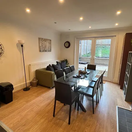 4 Bed House 10 Min Walk To Tube-3