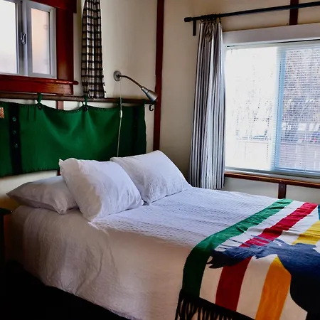 Banff Beaver Cabins-2