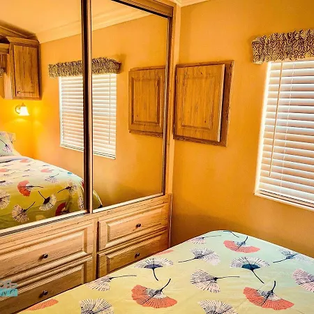 Pinecraft Cottage Tiny Home-3