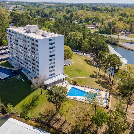 The Regal Beagle | Beacon Manor-3