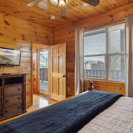 Smoky Mountain Lodge Cabin-3