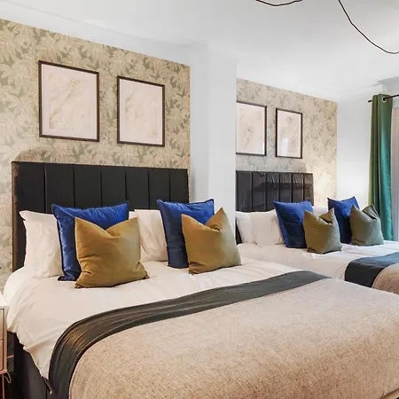 Stylish 3 Bed In Central London - Garden-3