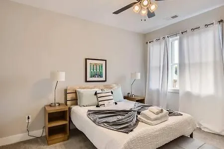 New Build 5 Min To Broadway Sleeps 10-2