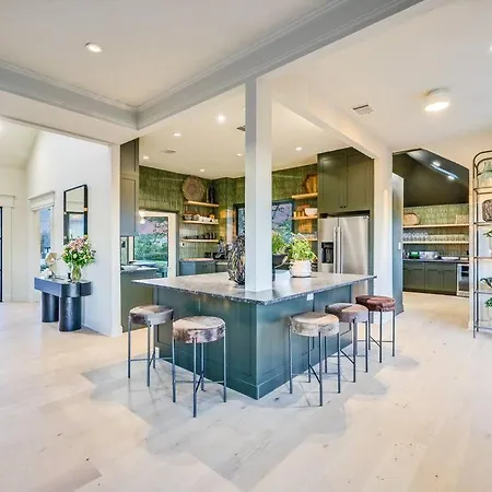 Austin 4 Bedroom Designer Pool Home-3