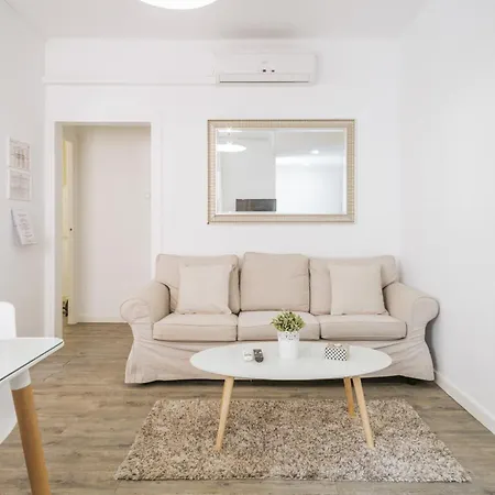 The White Flats Les Corts-2