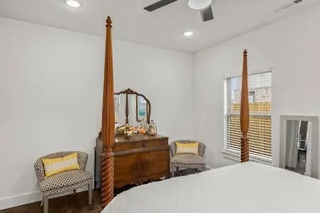 The Warhol - Pet-Friendly Apartment-3
